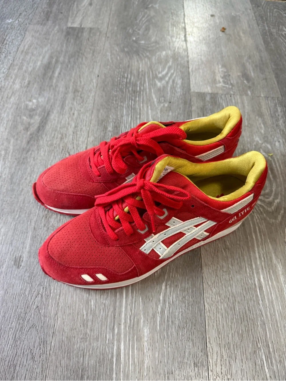 Asics Red and White Suede Trainer with Gold Lining - Picture 2 of 8